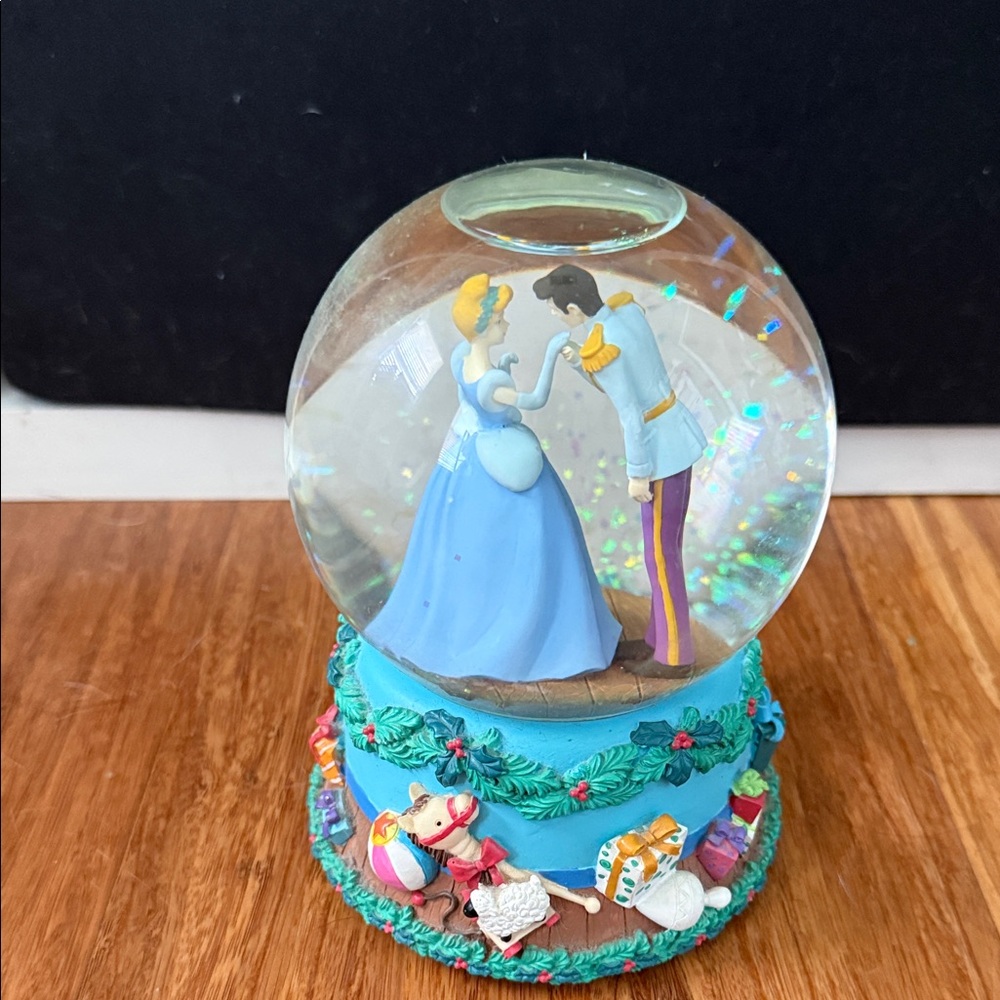 Disney Cinderella snow globe